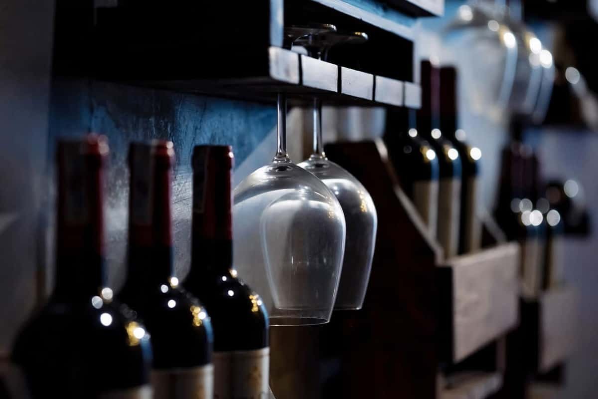 La parete dei vini rossi